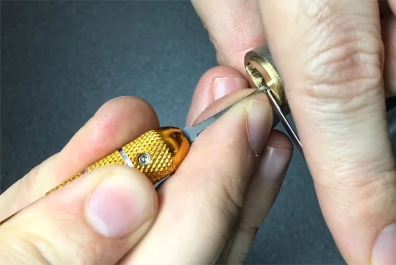 Picking a brass euro cylinder with professional locksmith tools